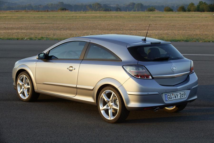  Opel Astra GTC 2005 года  (фото 133 из 212)